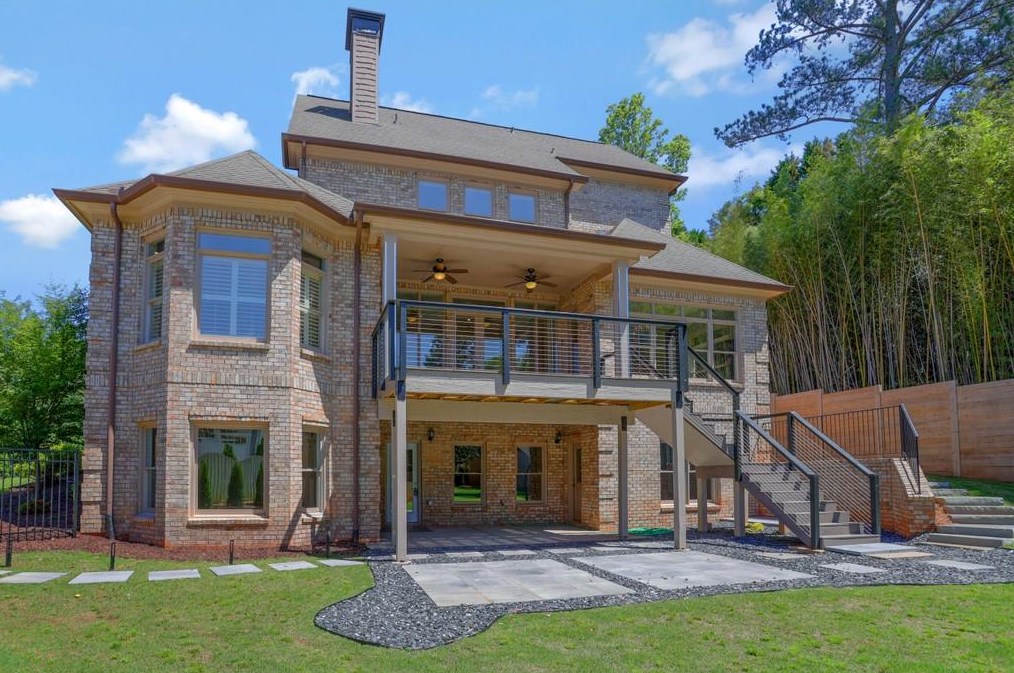 671 Windsor Pkwy, Atlanta GA  30342-2801 exterior