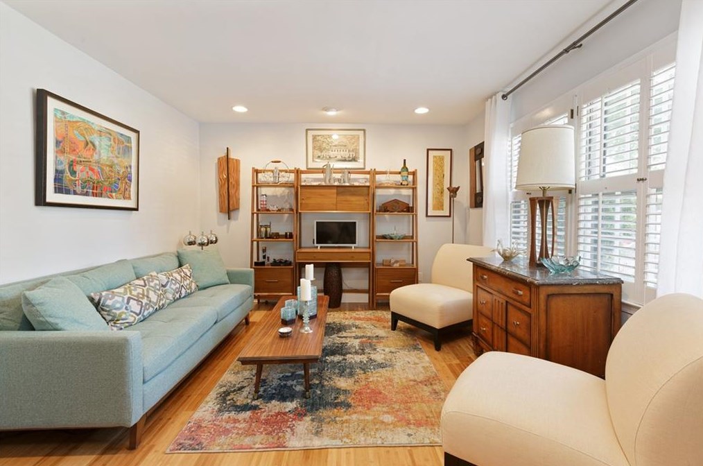 249 Triumph Dr, Atlanta GA  30327-1009 exterior