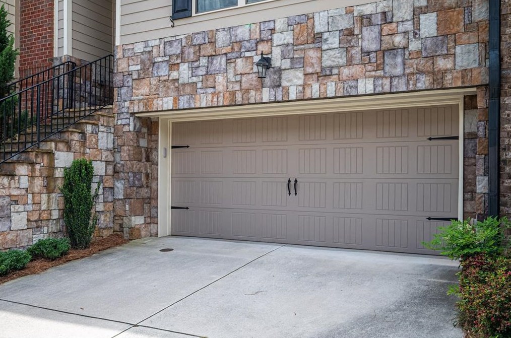 2130 Village Ln, Smyrna, GA 30080-9256