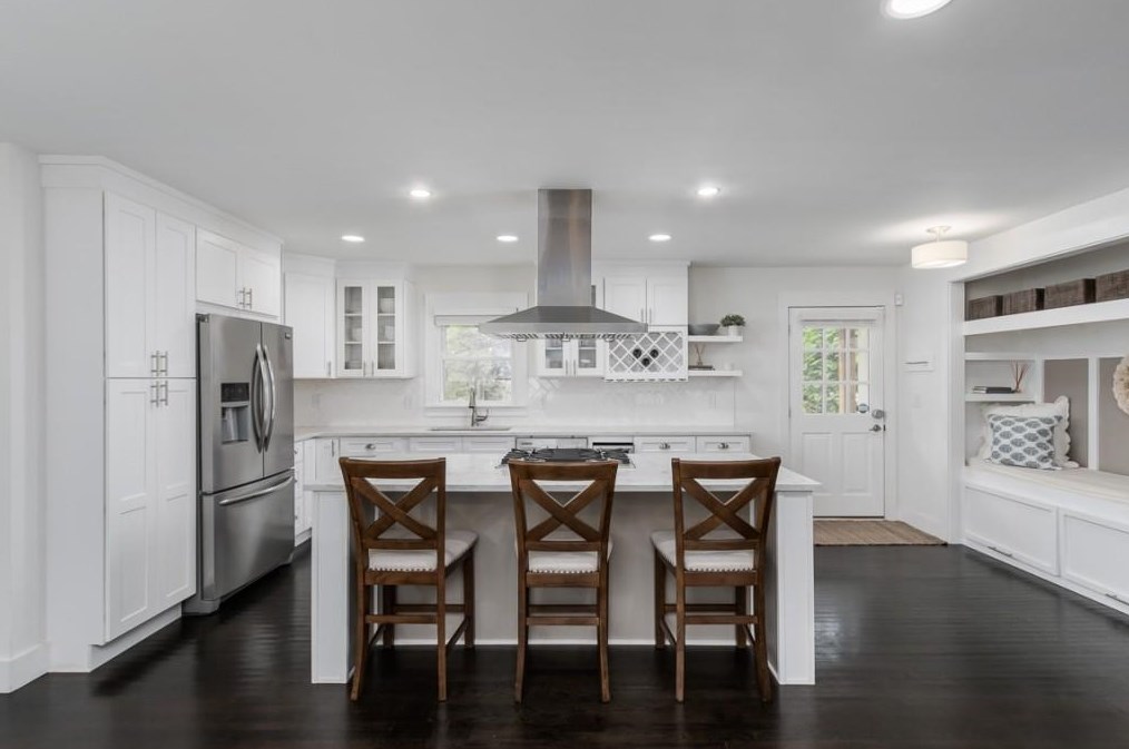 1847 Ravenwood Way, Atlanta GA  30329-2722 exterior