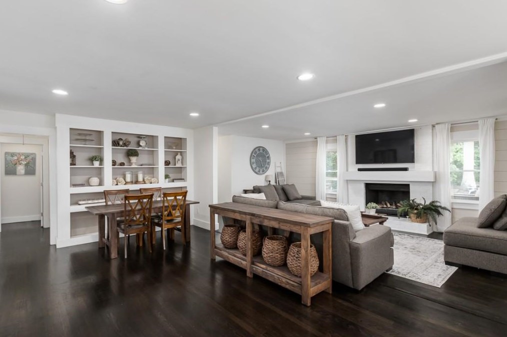 1847 Ravenwood Way, Atlanta GA  30329-2722 exterior