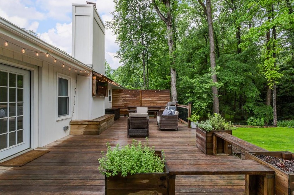 1847 Ravenwood Way, Atlanta GA  30329-2722 exterior