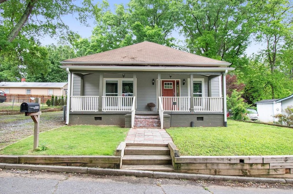 4464 Clarkdale Dr, Acworth, GA 30101-5537