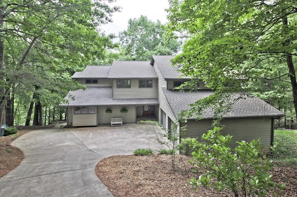 2323 Tamarack Dr, Big Canoe, GA 30143