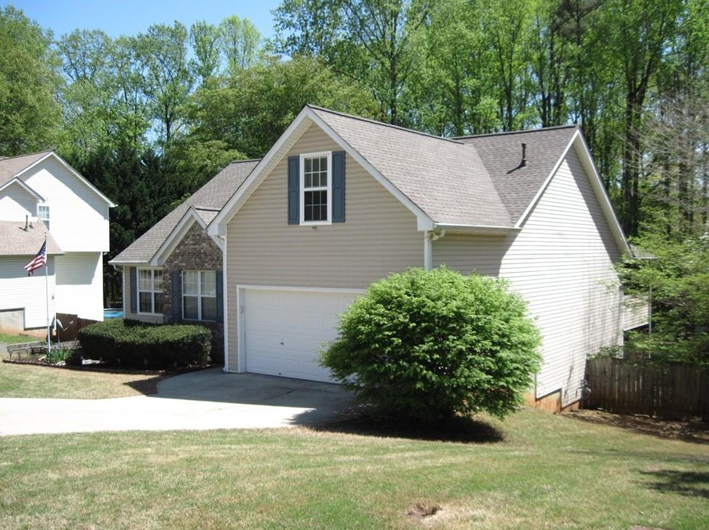 7071 Valley Forge Dr, Flowery Branch, GA 30542-5657