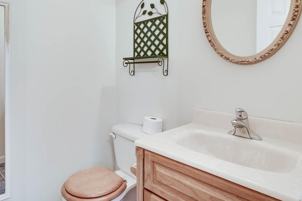 1100 Moorestown Cir, Decatur GA  30033-2733 exterior