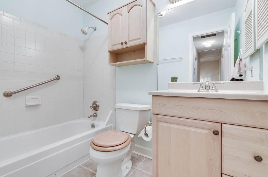 1100 Moorestown Cir, Decatur GA  30033-2733 exterior