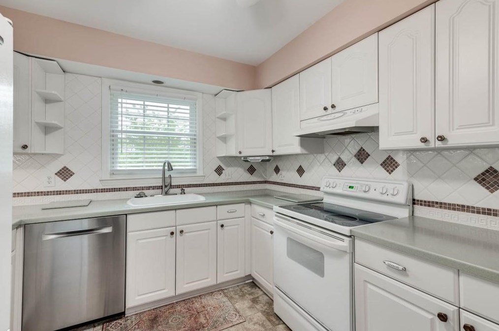 1100 Moorestown Cir, Decatur GA  30033-2733 exterior