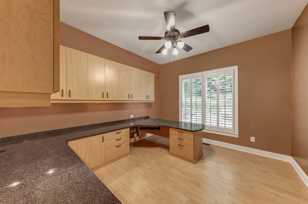 3176 Windsor Lake Dr, Atlanta GA  30319-2372 exterior
