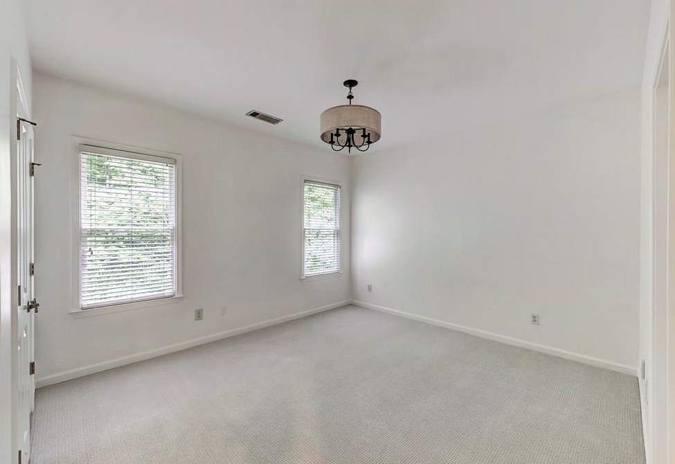 3176 Windsor Lake Dr, Atlanta GA  30319-2372 exterior