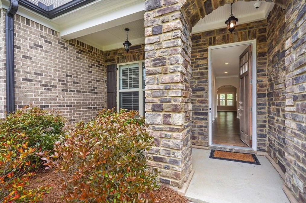 5420 Point Dr, Cumming, GA 30040