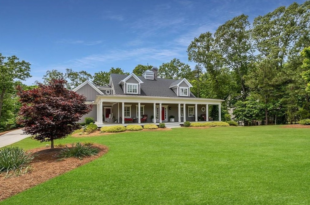 5930 Manor View Ln, Flowery Branch, GA 30542-2511