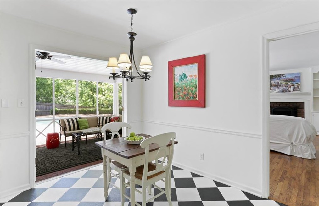 6278 Mtn Brk Way, Atlanta GA  30328-3611 exterior