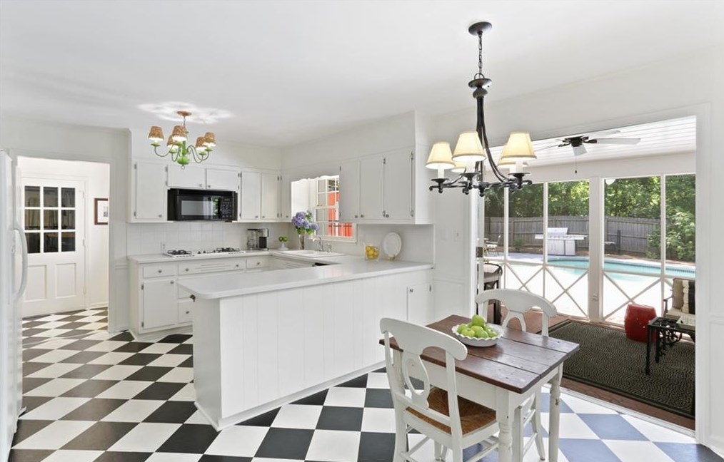 6278 Mtn Brk Way, Atlanta GA  30328-3611 exterior