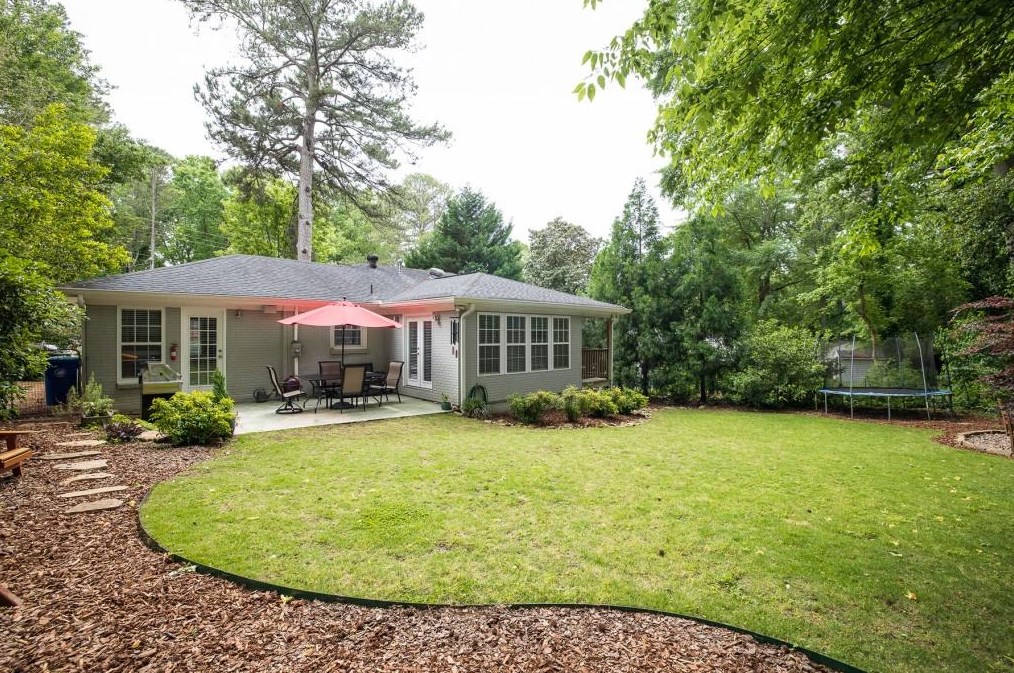 2236 Desmond Dr, Decatur GA  30033-4742 exterior