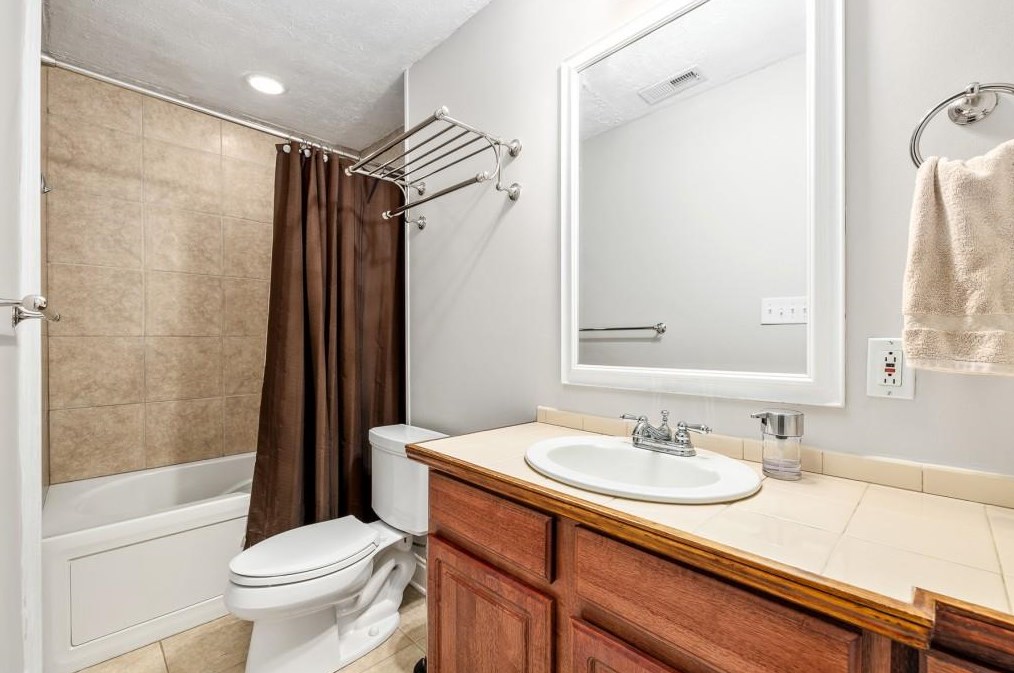 2236 Desmond Dr, Decatur GA  30033-4742 exterior