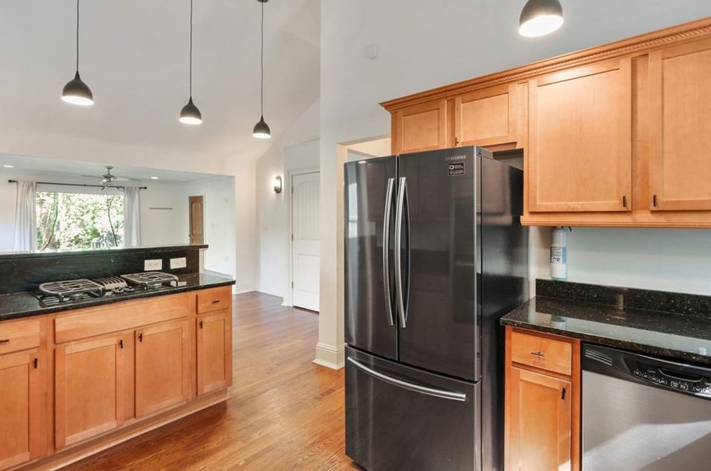 556 Parker Ave, Decatur GA  30032-3965 exterior