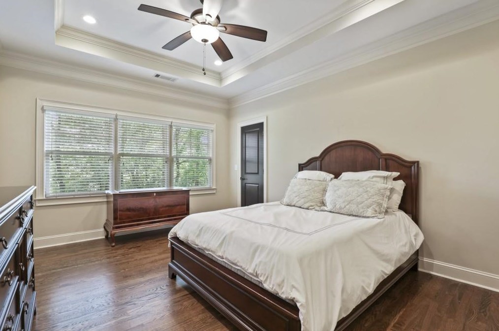4805 Northway Dr, Atlanta GA  30342-2425 exterior