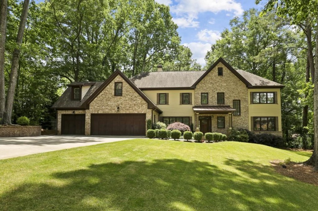 4805 Northway Dr, Atlanta GA  30342-2425 exterior