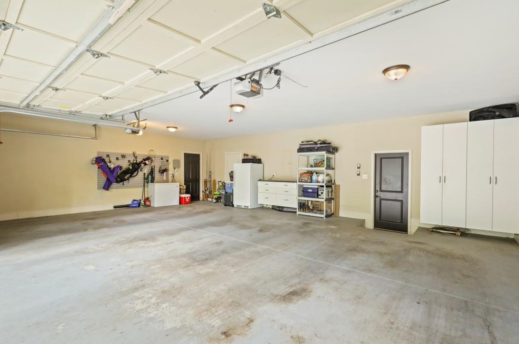 4805 Northway Dr, Atlanta GA  30342-2425 exterior