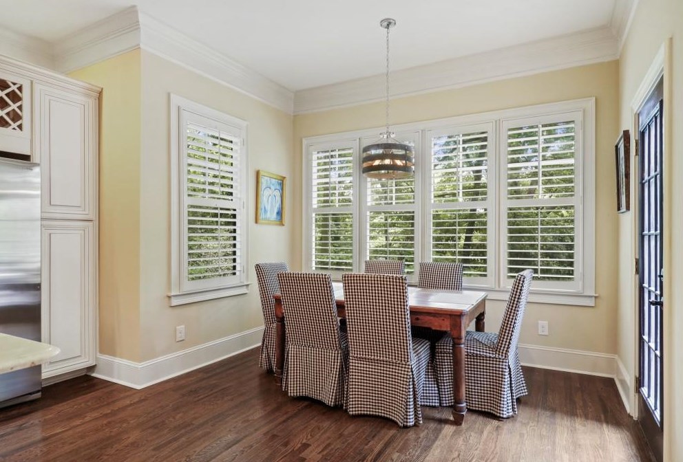 4805 Northway Dr, Atlanta GA  30342-2425 exterior