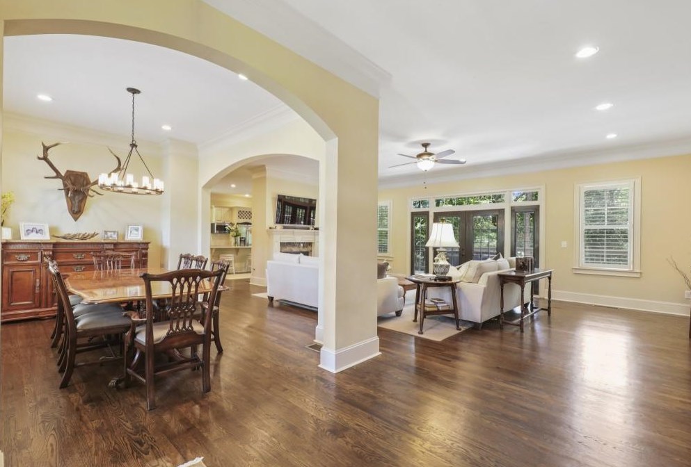 4805 Northway Dr, Atlanta GA  30342-2425 exterior