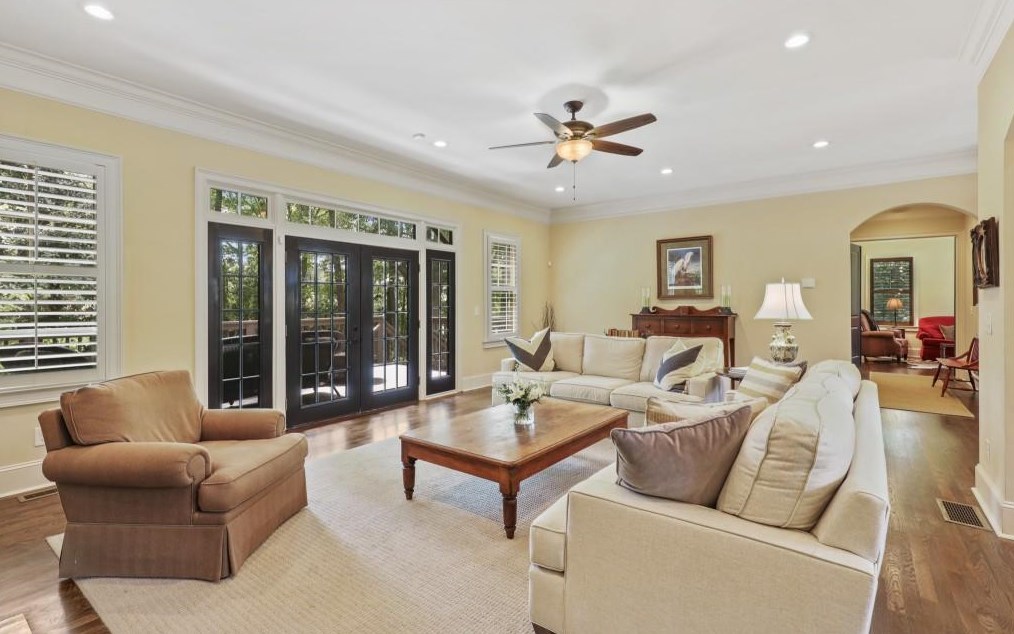 4805 Northway Dr, Atlanta GA  30342-2425 exterior
