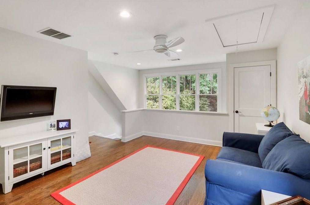 232 Mount Vernon Dr, Decatur GA  30030-1607 exterior