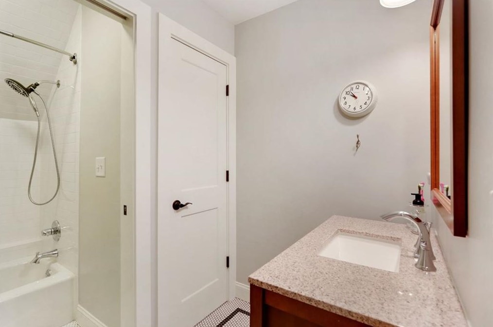 232 Mount Vernon Dr, Decatur GA  30030-1607 exterior