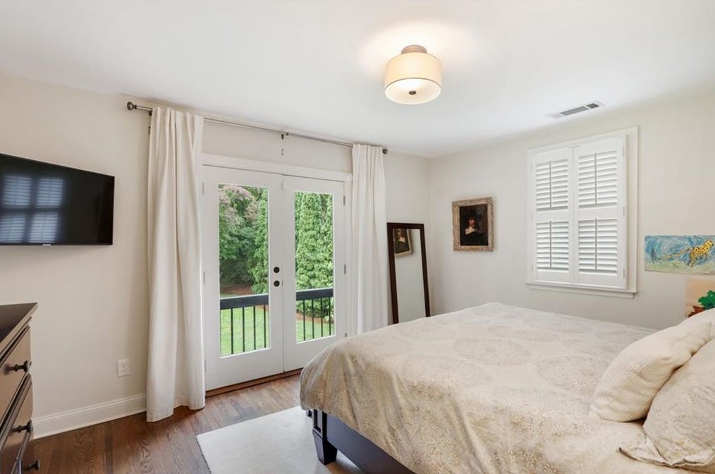 232 Mount Vernon Dr, Decatur GA  30030-1607 exterior