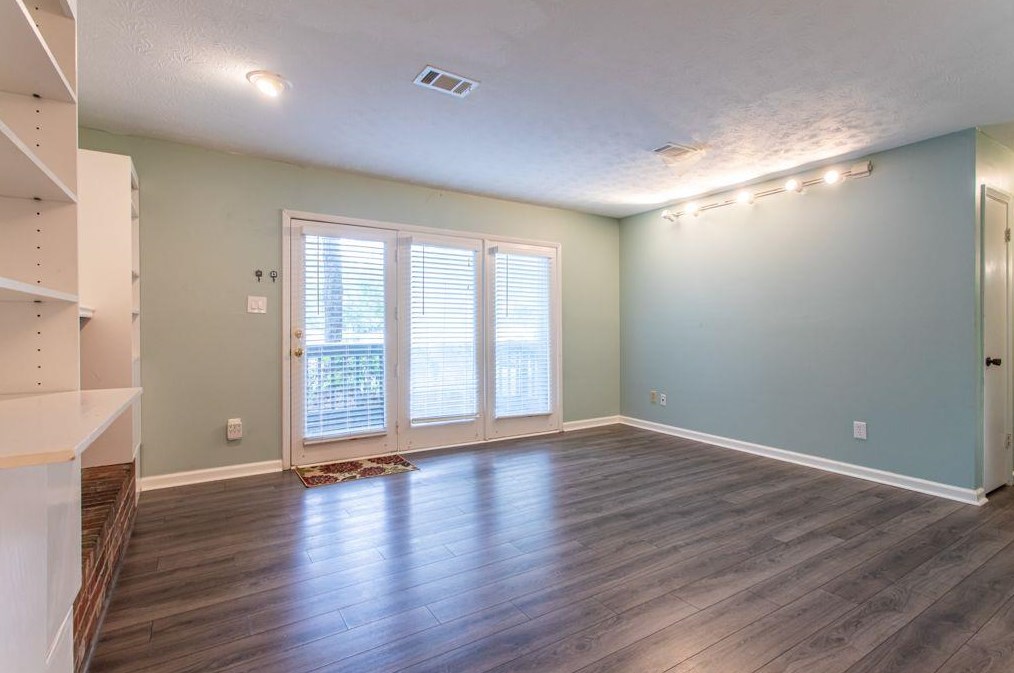 1005 Mcclelen Way, Decatur GA  30033-5633 exterior