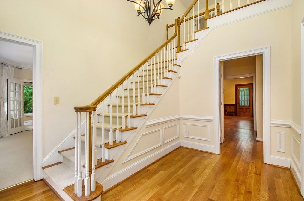 17 Downshire Ln, Decatur, GA 30033-1415