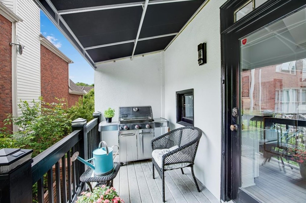 220 Windsor Gate Cv, Atlanta GA  30342-2864 exterior