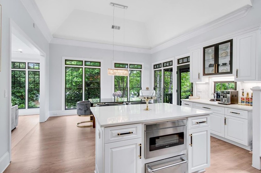 220 Windsor Gate Cv, Atlanta GA  30342-2864 exterior