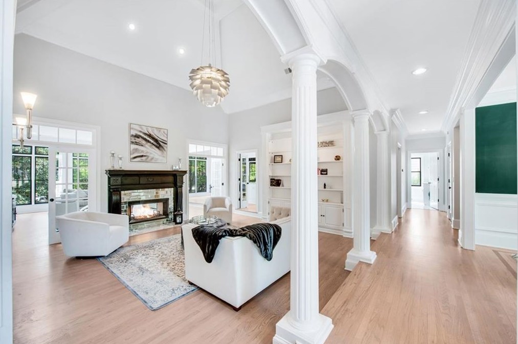 220 Windsor Gate Cv, Atlanta GA  30342-2864 exterior