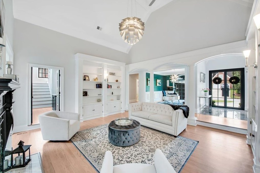 220 Windsor Gate Cv, Atlanta GA  30342-2864 exterior