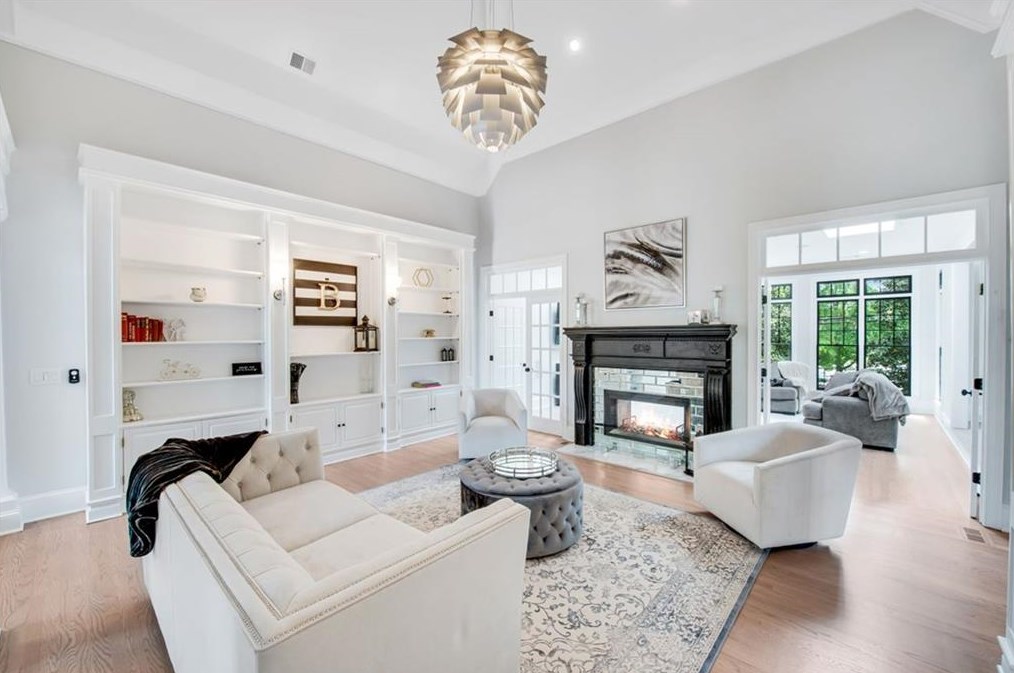 220 Windsor Gate Cv, Atlanta GA  30342-2864 exterior