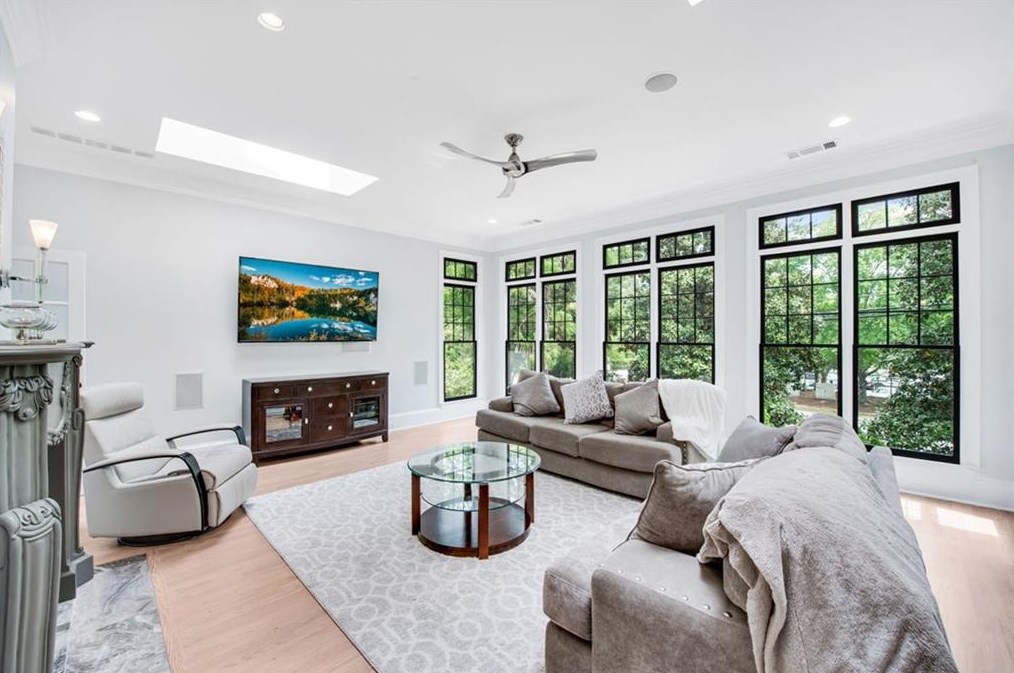 220 Windsor Gate Cv, Atlanta GA  30342-2864 exterior