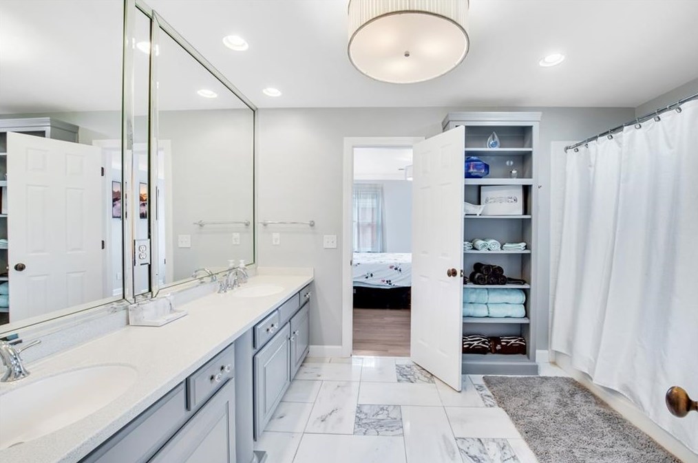 220 Windsor Gate Cv, Atlanta GA  30342-2864 exterior