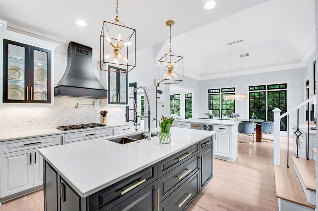 220 Windsor Gate Cv, Atlanta GA  30342-2864 exterior