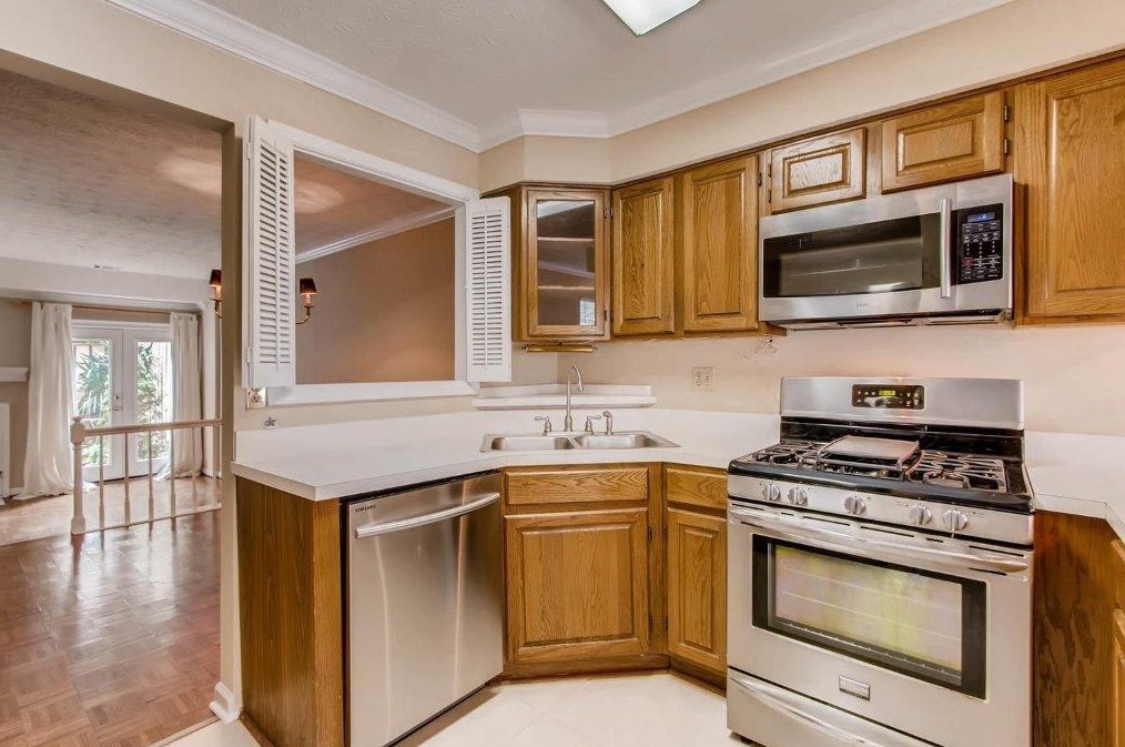 107 Mary Gay Ct, Decatur GA  30030-2904 exterior