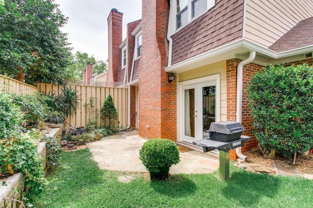 107 Mary Gay Ct, Decatur, GA 30030-2904