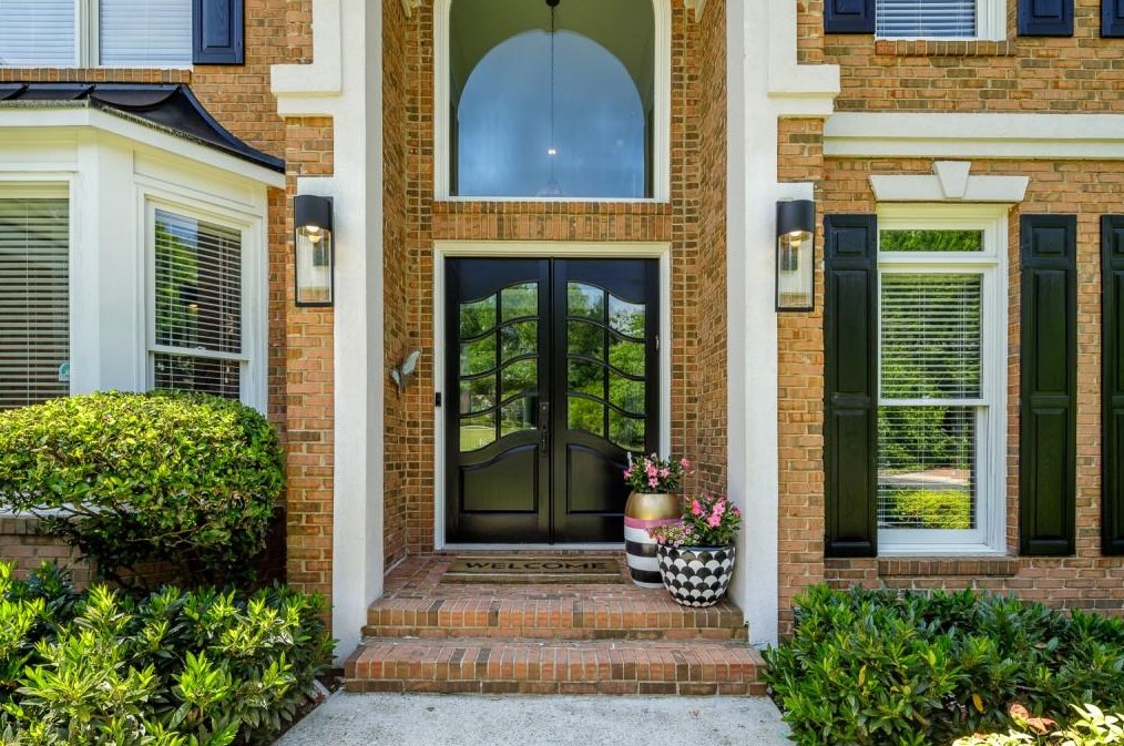 230 Spalding Springs Ln, Atlanta GA  30350-4110 exterior