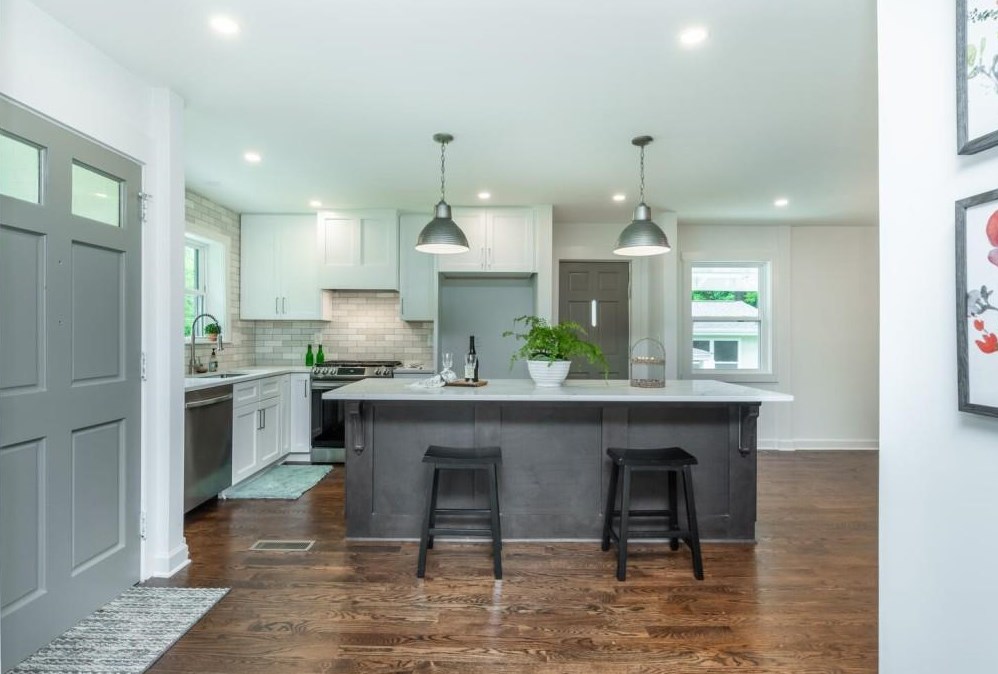 2918 Lowrance Dr, Decatur GA  30033-5821 exterior