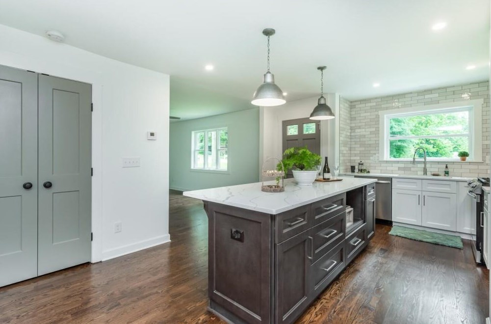 2918 Lowrance Dr, Decatur GA  30033-5821 exterior