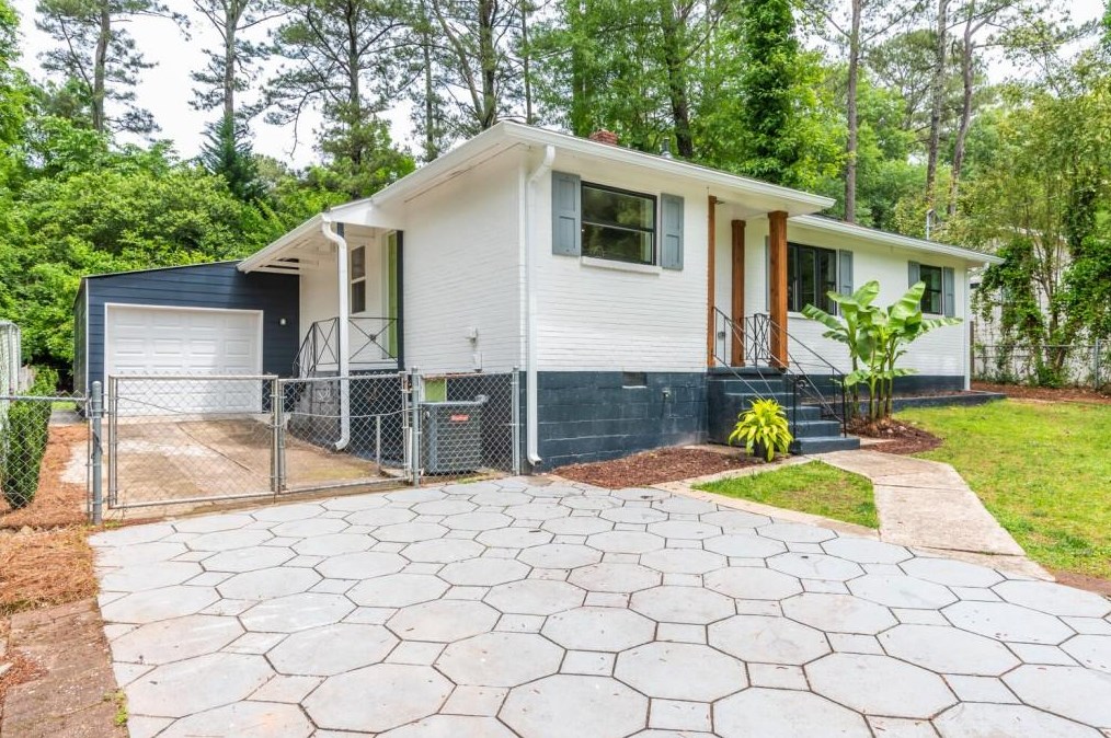 2918 Lowrance Dr, Decatur GA  30033-5821 exterior