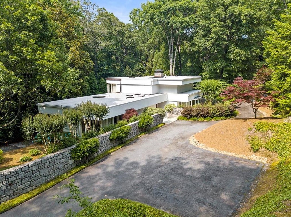 4363 Paran Pl, Atlanta, GA 30327-3712