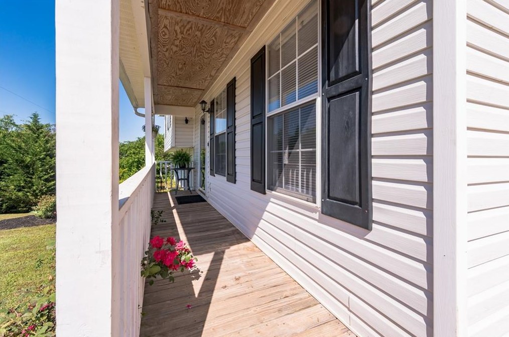 4400 Leafview Dr, Gillsville, GA 30543
