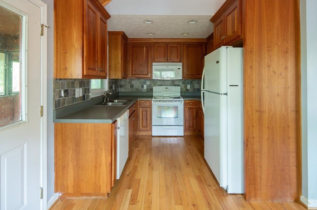 265 Hound Dog Ln, Dahlonega, GA 30533
