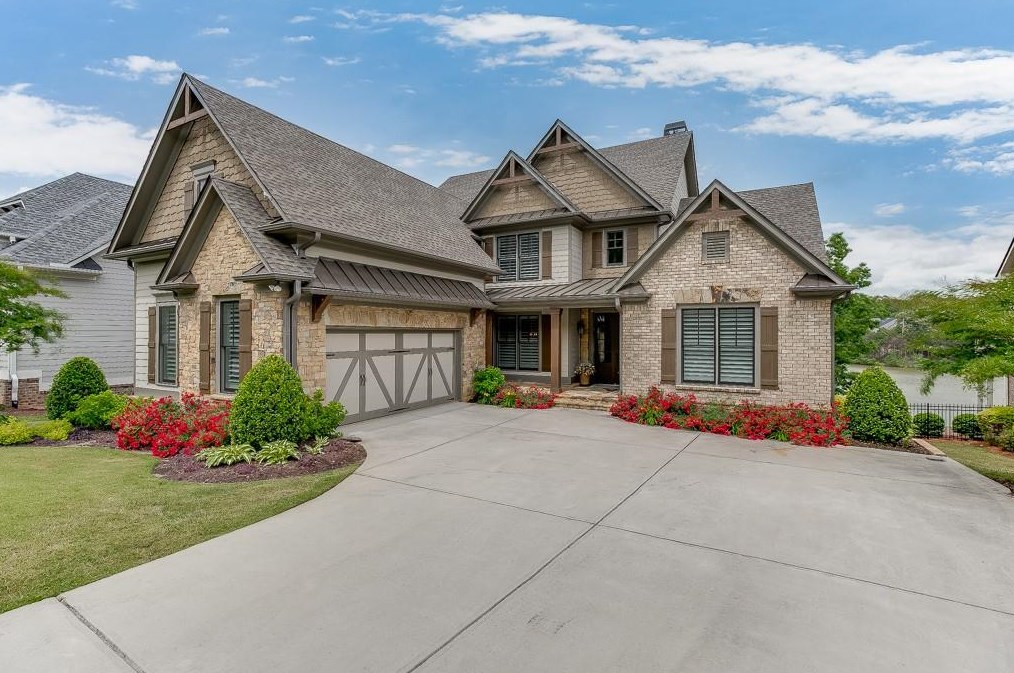 7369 Regatta Way, Flowery Branch, GA 30542-7704